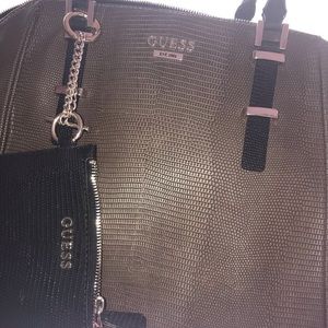 Guess tote
